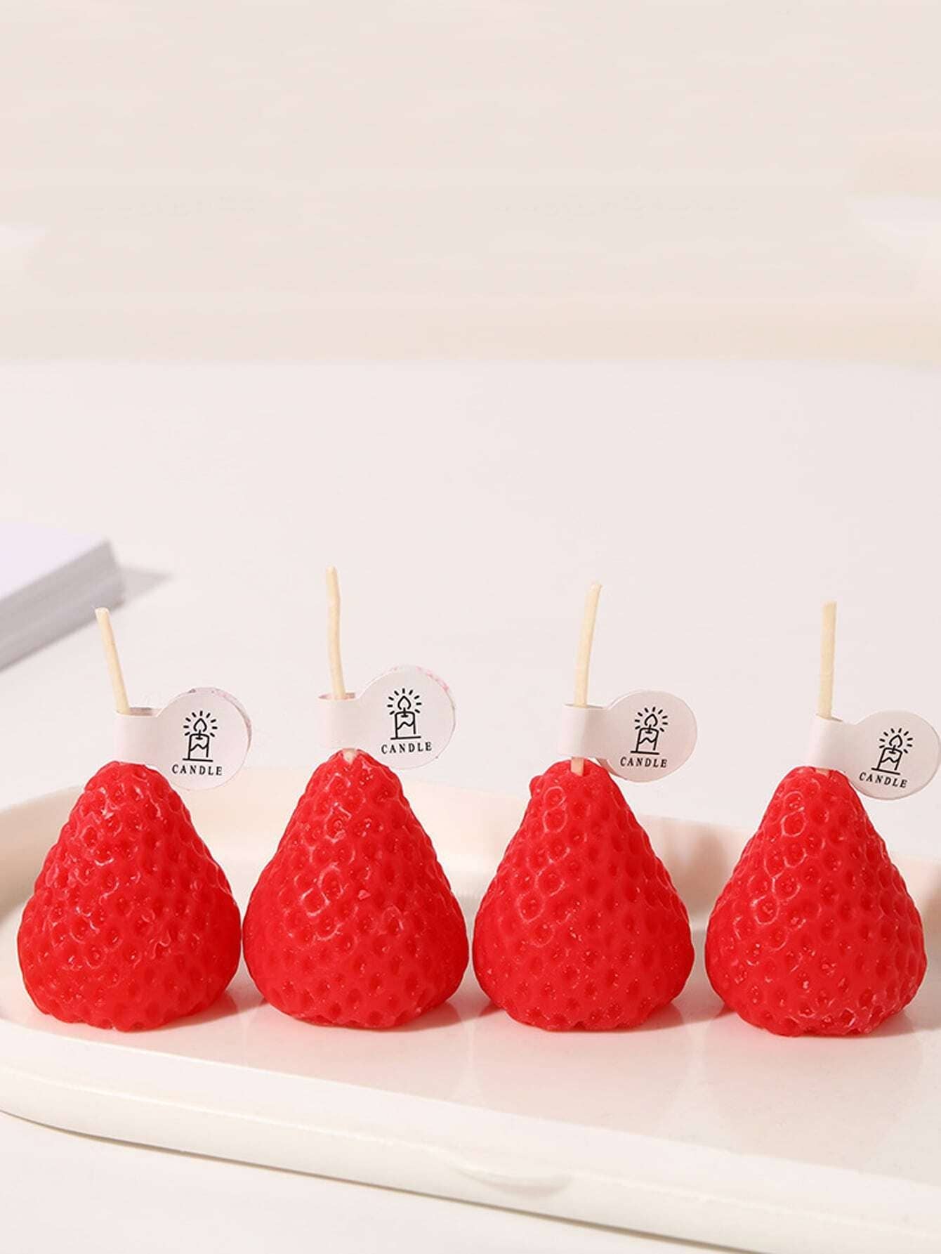 .....SI-25810 Strawberry shape candle: Red-164545 / OS